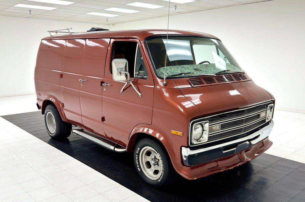 Dodge-B200-Van-1977-Russet-Sunfire-Metallic-Saddle-194259-6