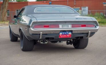 Dodge-Challenger-1970-Silver-Black-131007-8