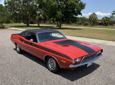 Dodge-Challenger-1972-Red-Black-3697-5