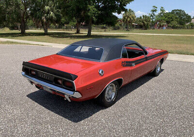 Dodge-Challenger-1972-Red-Black-3697-6