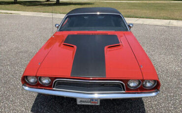 Dodge-Challenger-1972-Red-Black-3697-8