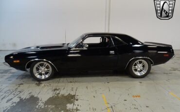 Dodge-Challenger-1973-Black-Black-1333-2