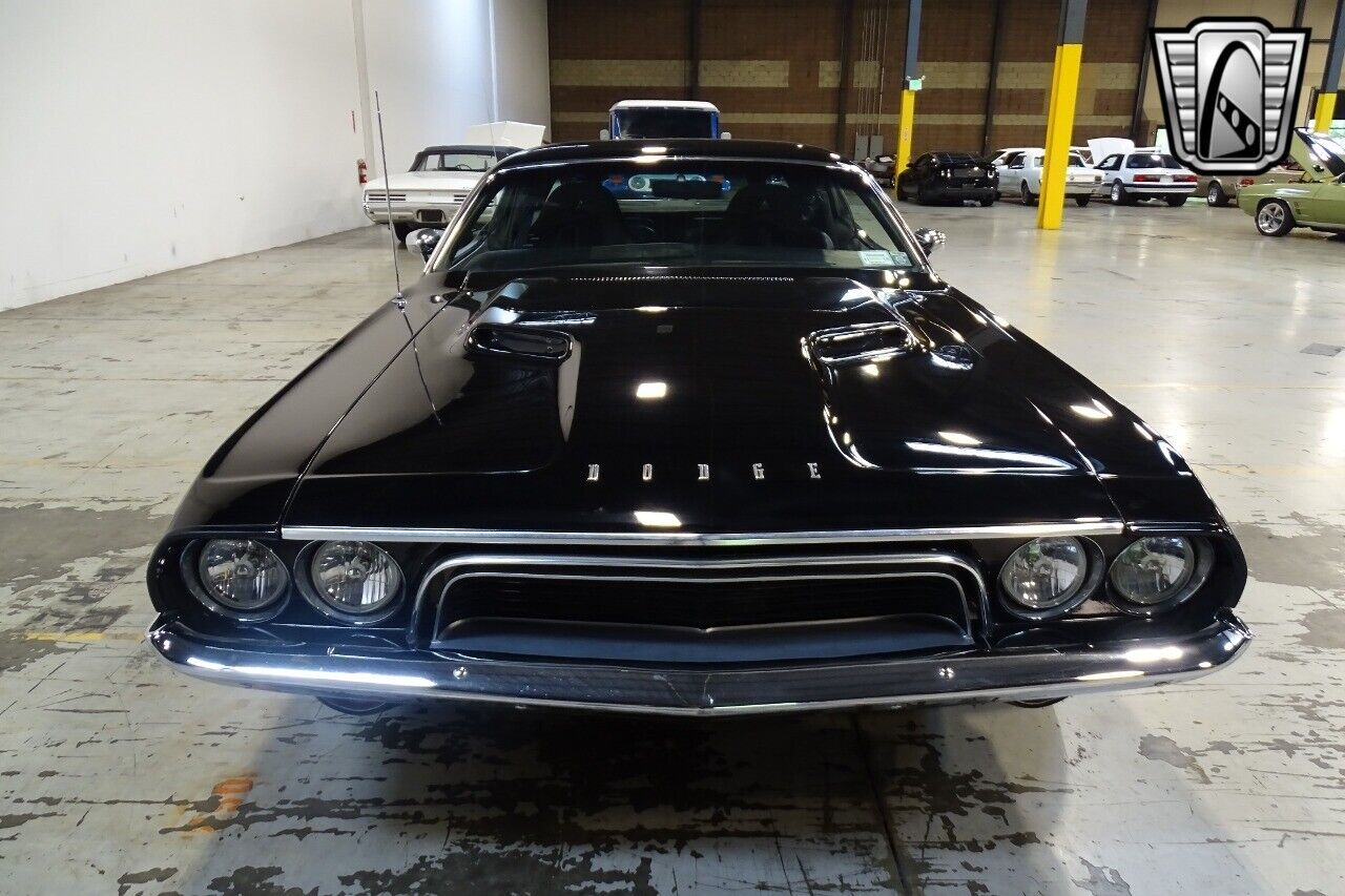 Dodge-Challenger-1973-Black-Black-1333-4