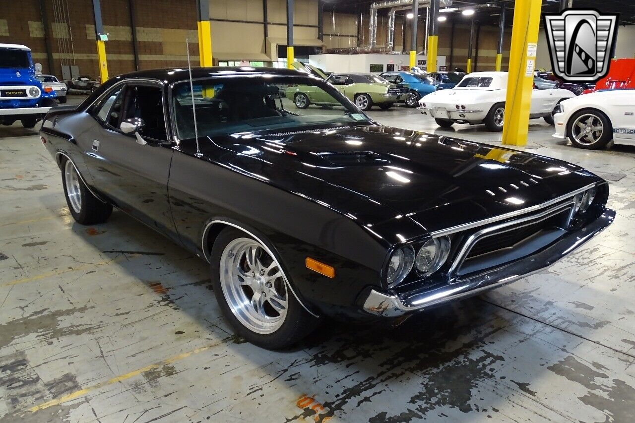 Dodge-Challenger-1973-Black-Black-1333-5