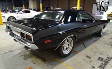 Dodge-Challenger-1973-Black-Black-1333-7