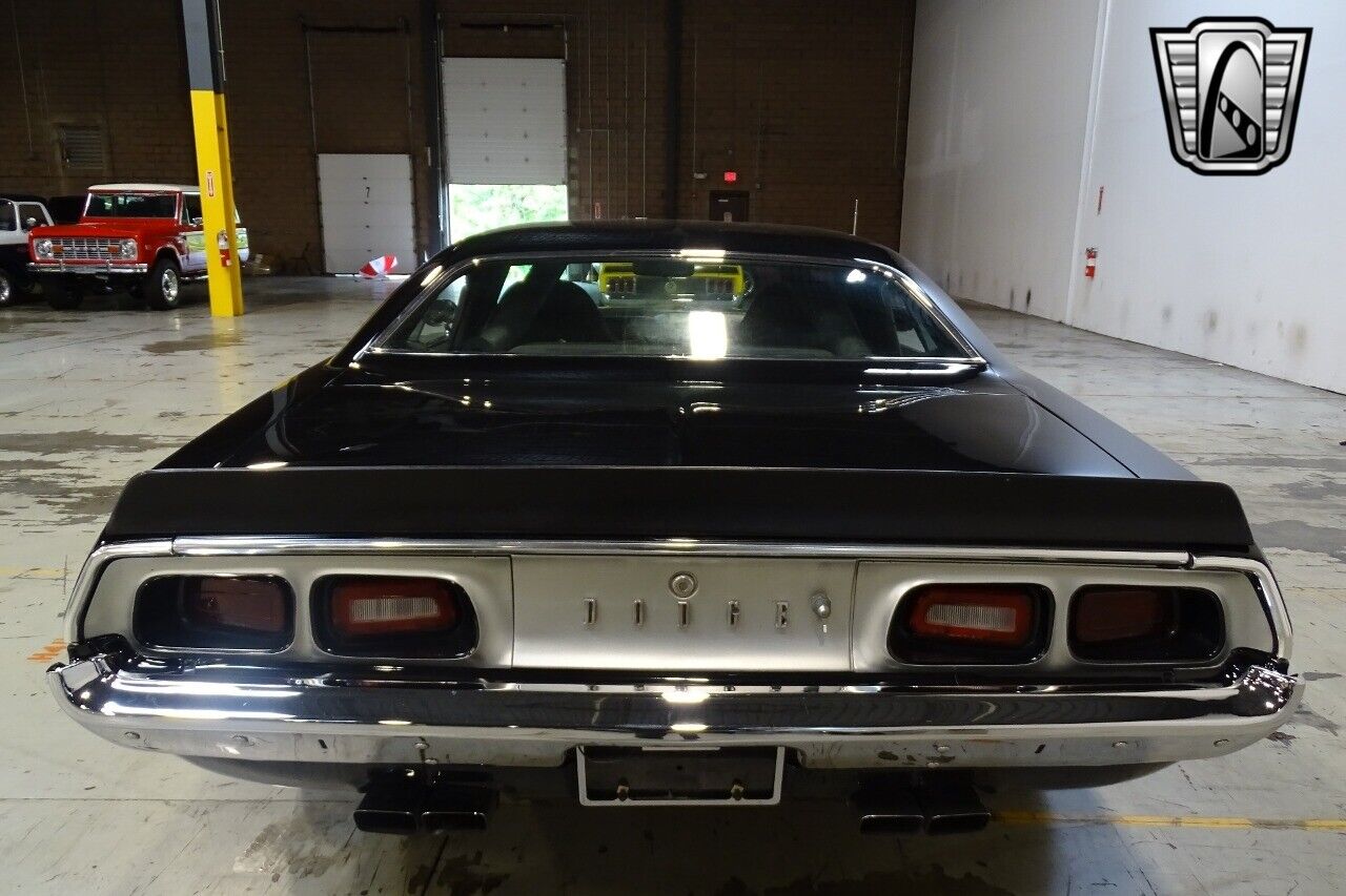 Dodge-Challenger-1973-Black-Black-1333-8