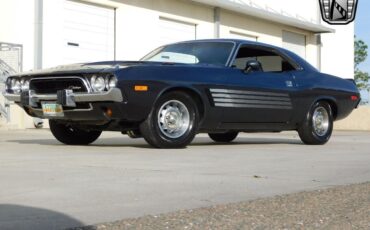 Dodge-Challenger-1973-Gray-Black-47781-10