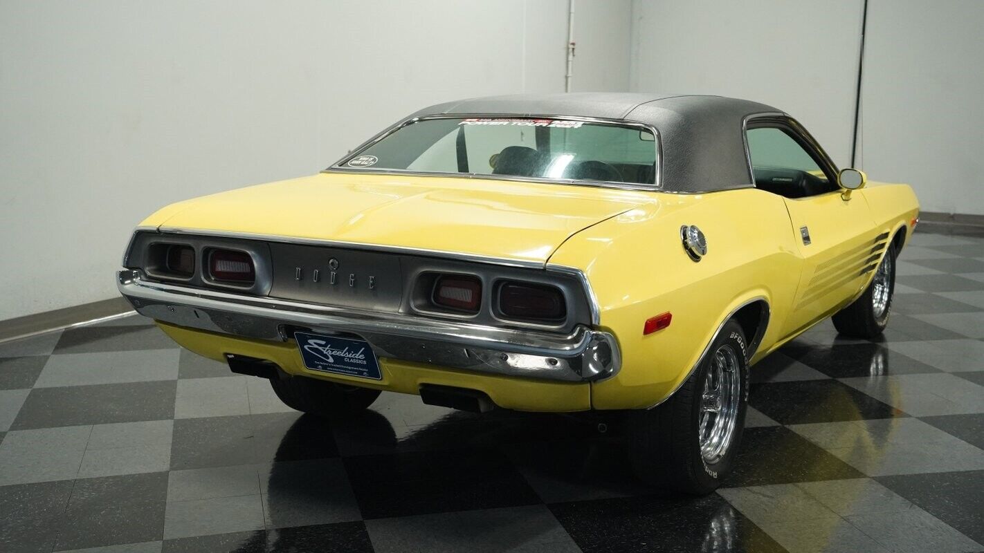 Dodge-Challenger-1973-Top-Banana-Black-2182-10