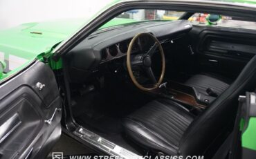 Dodge-Challenger-1974-Green-Black-147120-4