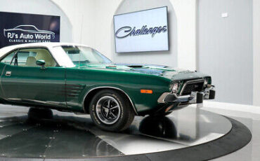 Dodge-Challenger-1974-Green-White-79524-14