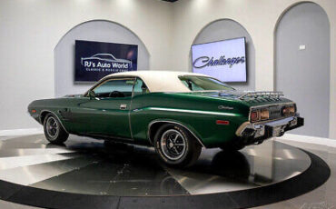 Dodge-Challenger-1974-Green-White-79524-20