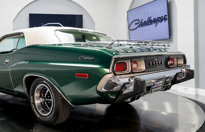 Dodge-Challenger-1974-Green-White-79524-21