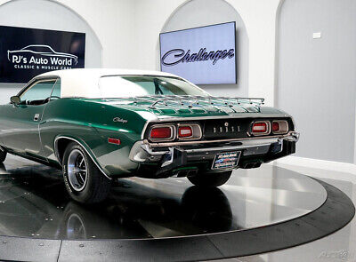 Dodge-Challenger-1974-Green-White-79524-22