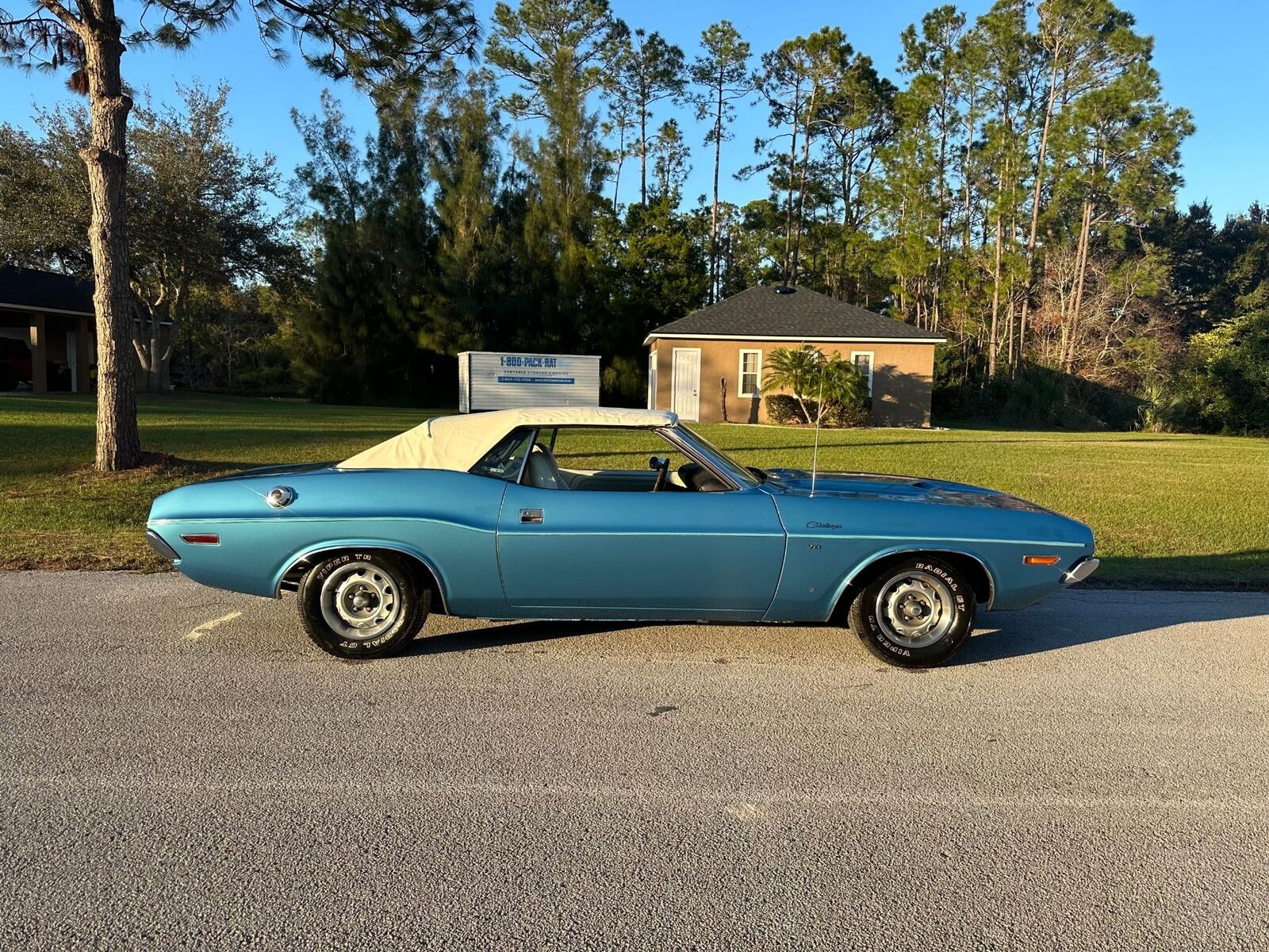 Dodge-Challenger-Cabriolet-1970-Blue-Blue-0-24