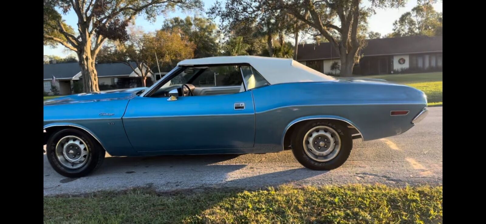 Dodge-Challenger-Cabriolet-1970-Blue-Blue-0-5