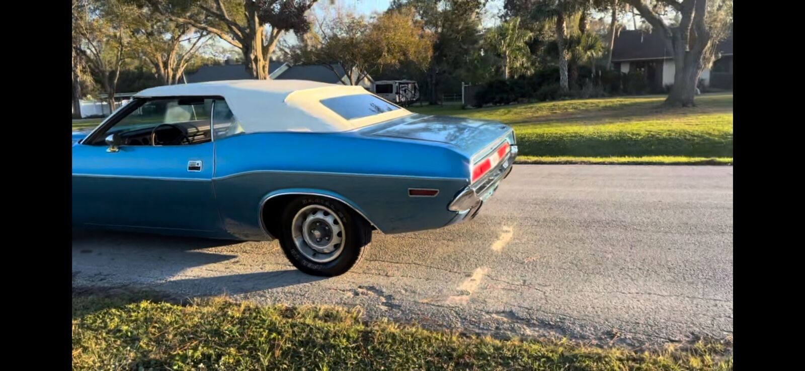 Dodge-Challenger-Cabriolet-1970-Blue-Blue-0-7