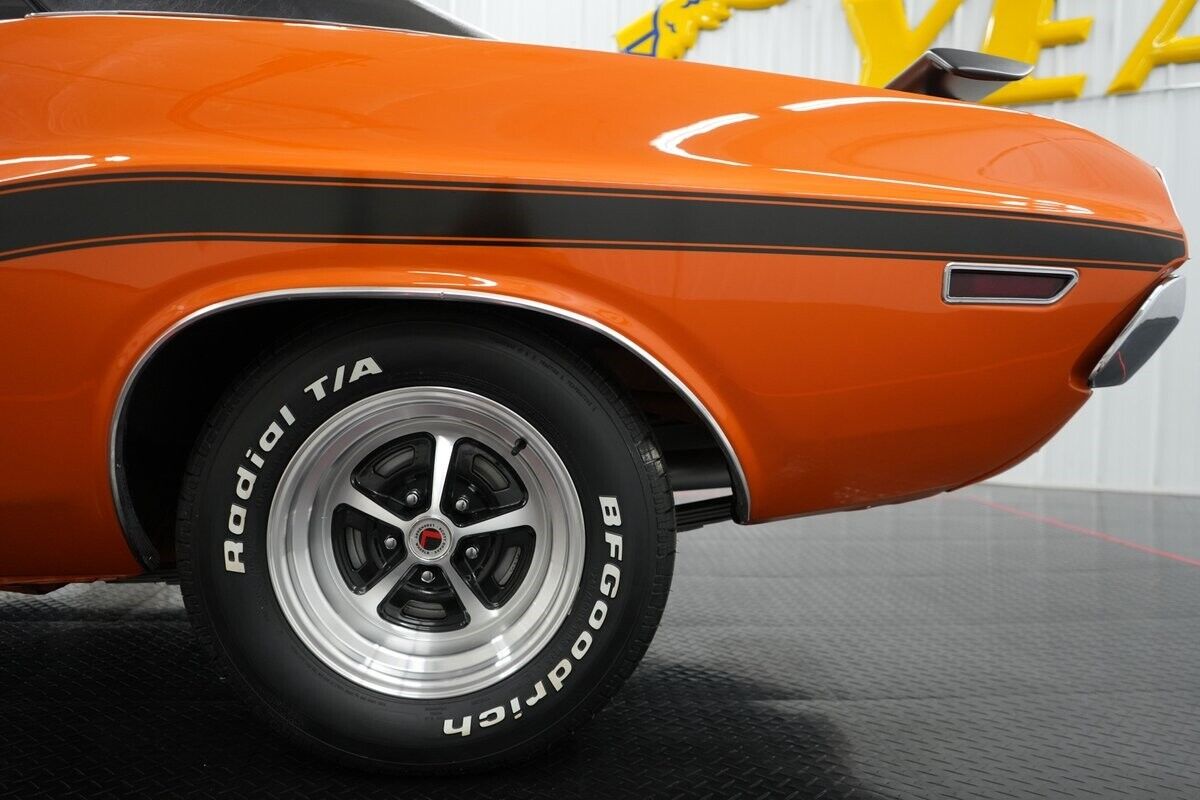 Dodge-Challenger-Convertible-Cabriolet-1970-Orange-Black-0-37