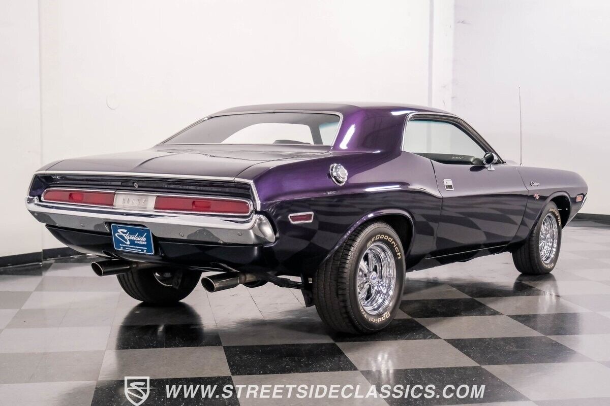 Dodge-Challenger-Coupe-1970-Plum-Black-39616-11