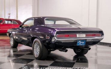 Dodge-Challenger-Coupe-1970-Plum-Black-39616-8