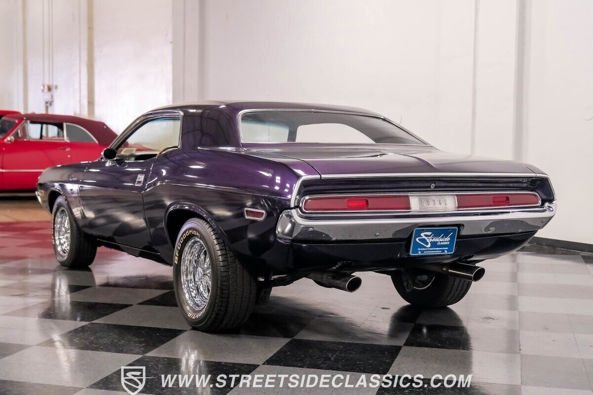 Dodge-Challenger-Coupe-1970-Plum-Black-39616-8