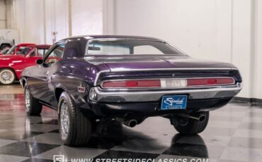 Dodge-Challenger-Coupe-1970-Plum-Black-39616-9