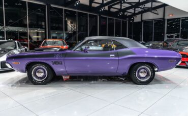 Dodge-Challenger-Coupe-1970-Plum-Crazy-Black-69337-29