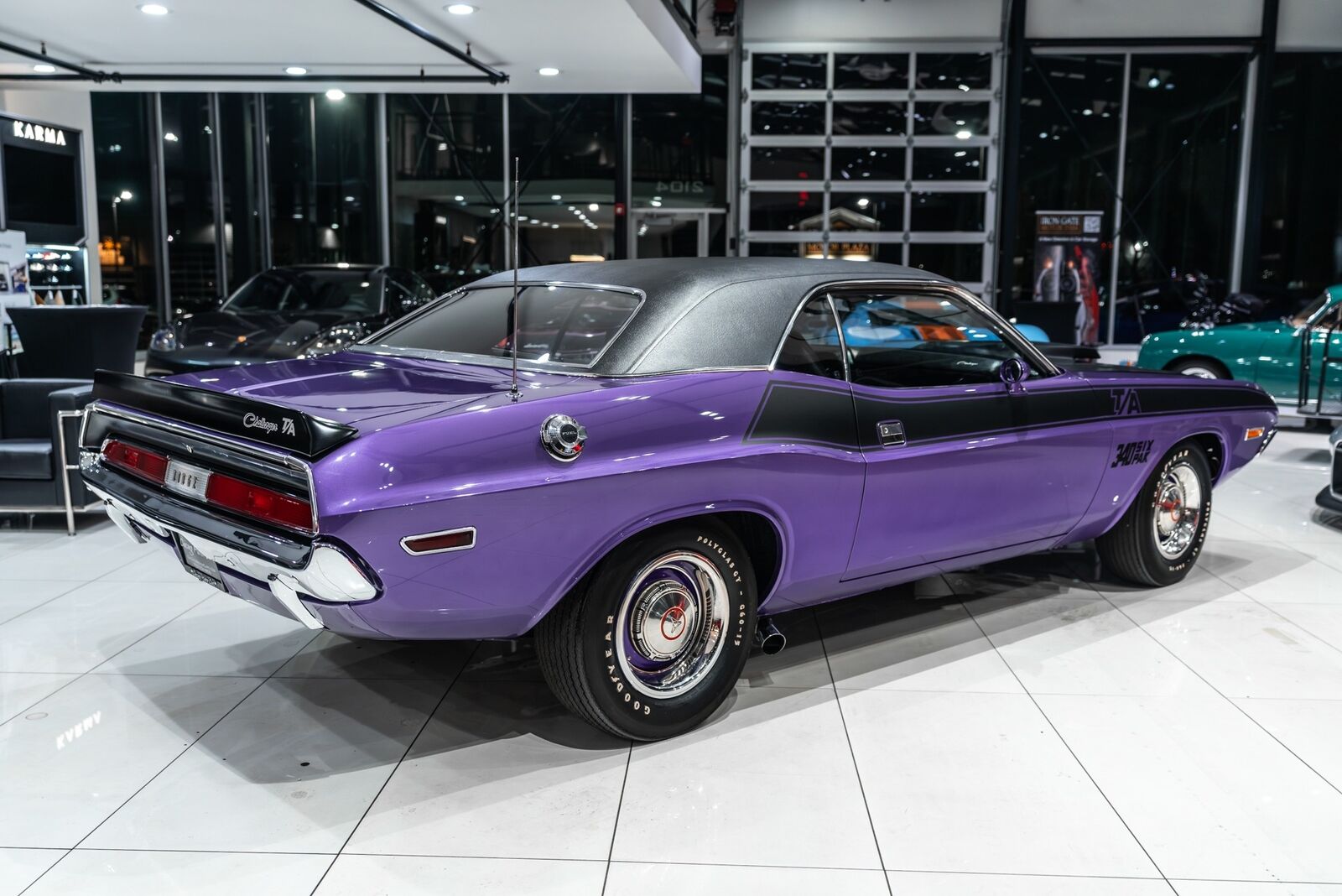 Dodge-Challenger-Coupe-1970-Plum-Crazy-Black-69337-3