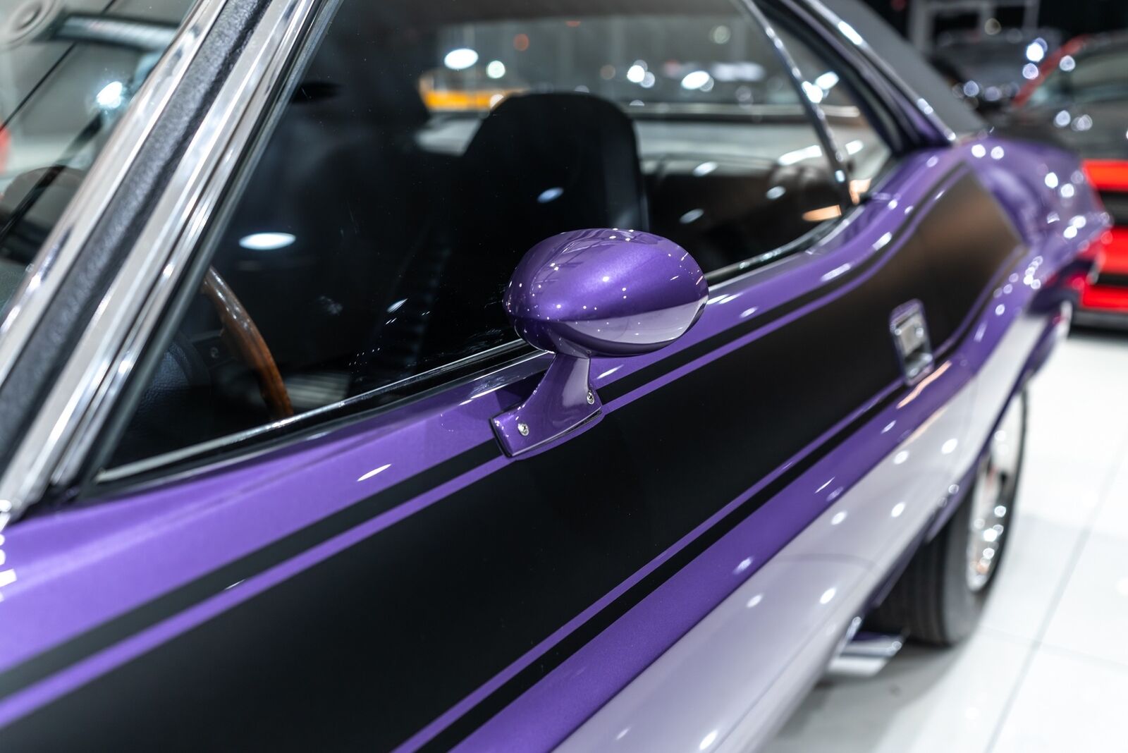 Dodge-Challenger-Coupe-1970-Plum-Crazy-Black-69337-32