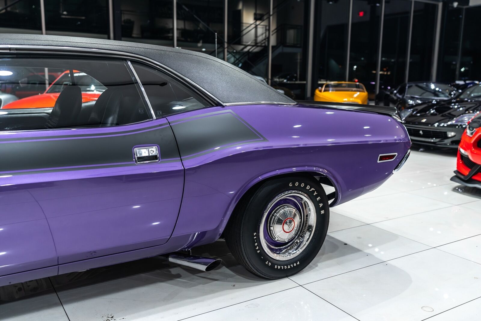 Dodge-Challenger-Coupe-1970-Plum-Crazy-Black-69337-33