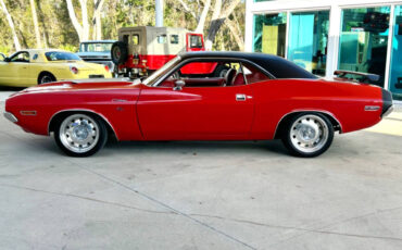 Dodge-Challenger-Coupe-1970-Red-Black-105713-10