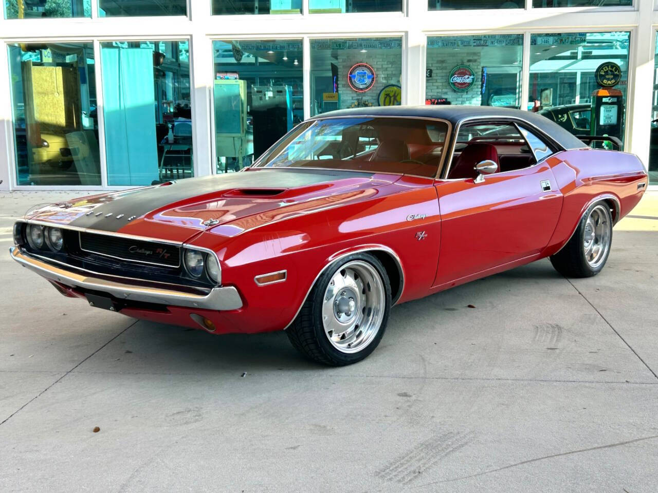 Dodge-Challenger-Coupe-1970-Red-Black-105713-11