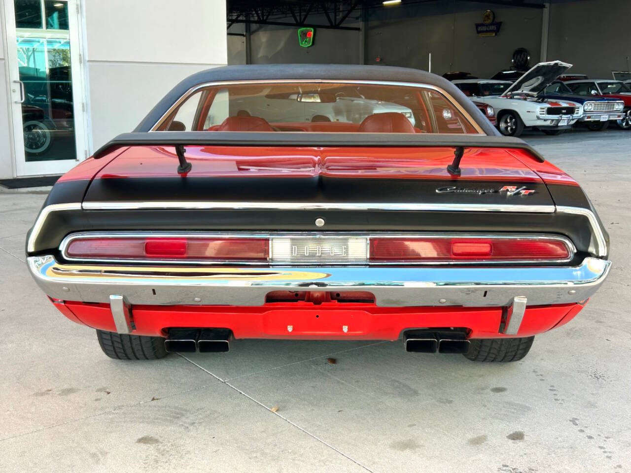 Dodge-Challenger-Coupe-1970-Red-Black-105713-5