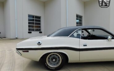 Dodge-Challenger-Coupe-1970-White-Black-9036-11