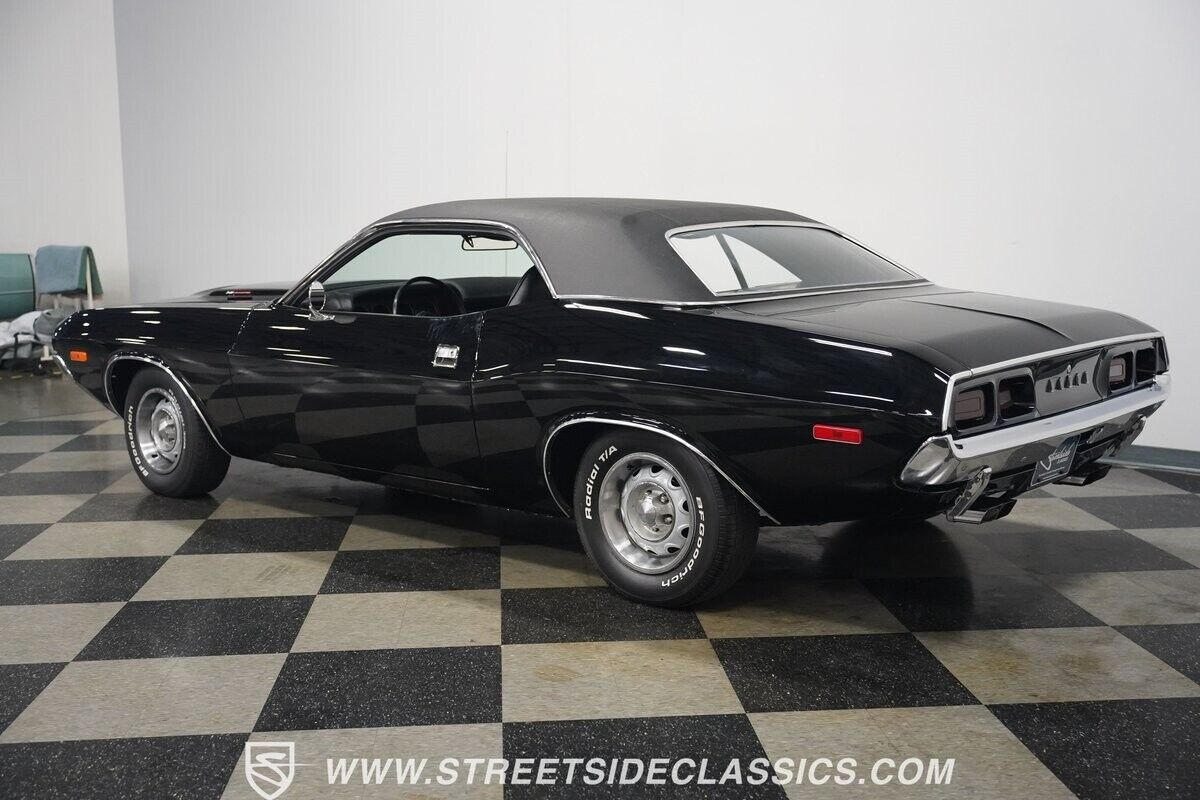 Dodge-Challenger-Coupe-1972-Black-Black-1316-11