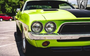 Dodge-Challenger-Coupe-1972-Green-Black-63447-11