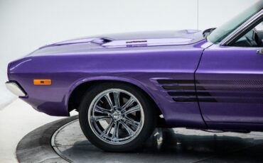 Dodge-Challenger-Coupe-1972-Purple-Black-63-10