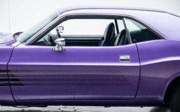 Dodge-Challenger-Coupe-1972-Purple-Black-63-11