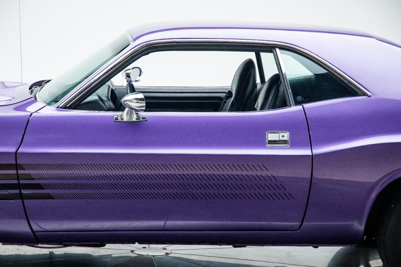 Dodge-Challenger-Coupe-1972-Purple-Black-63-11