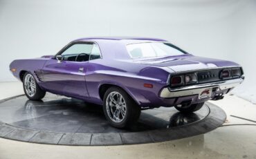 Dodge-Challenger-Coupe-1972-Purple-Black-63-5