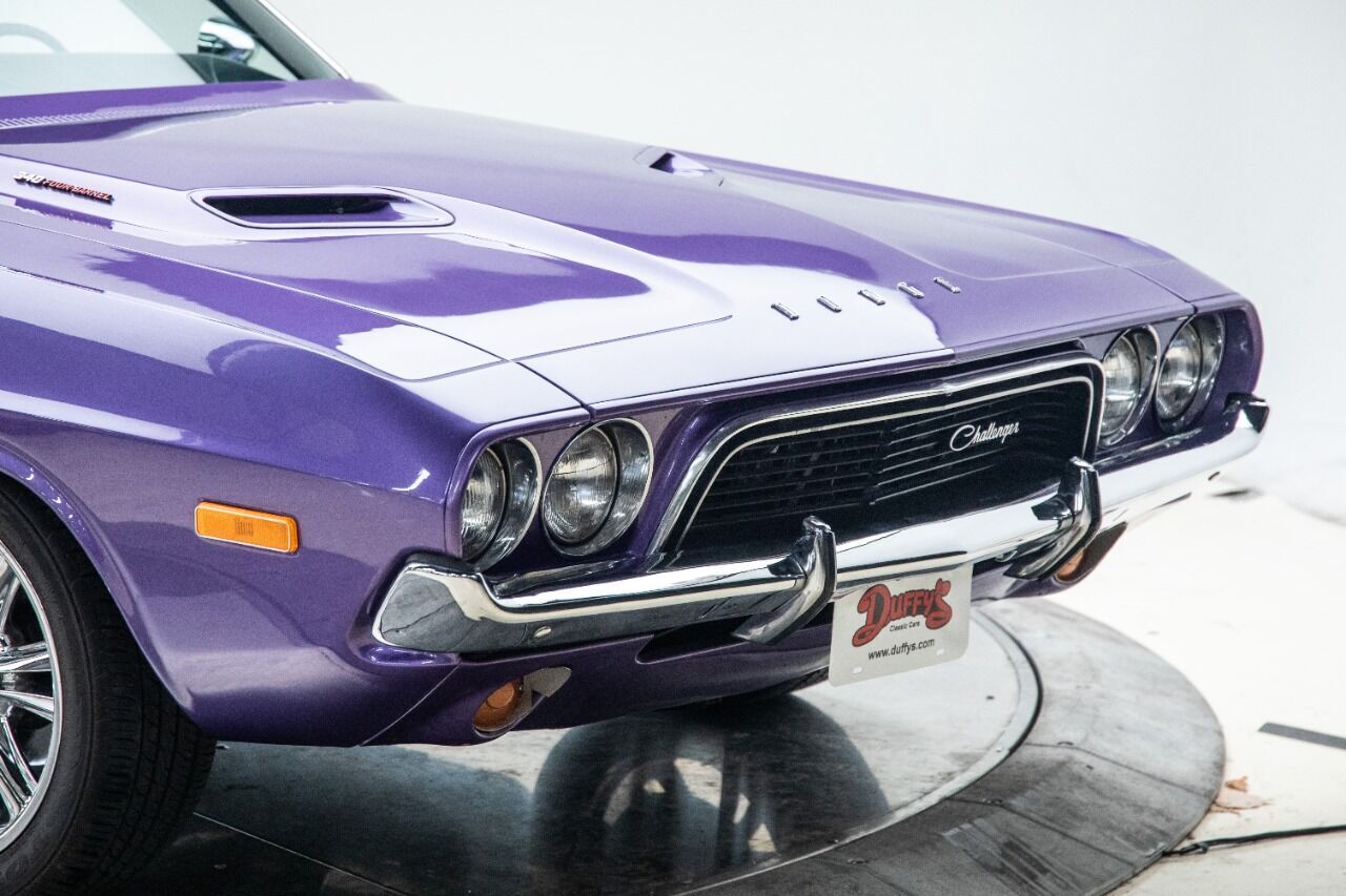 Dodge-Challenger-Coupe-1972-Purple-Black-63-6