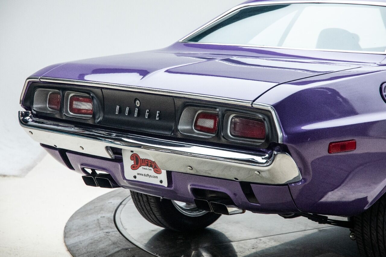 Dodge-Challenger-Coupe-1972-Purple-Black-63-9