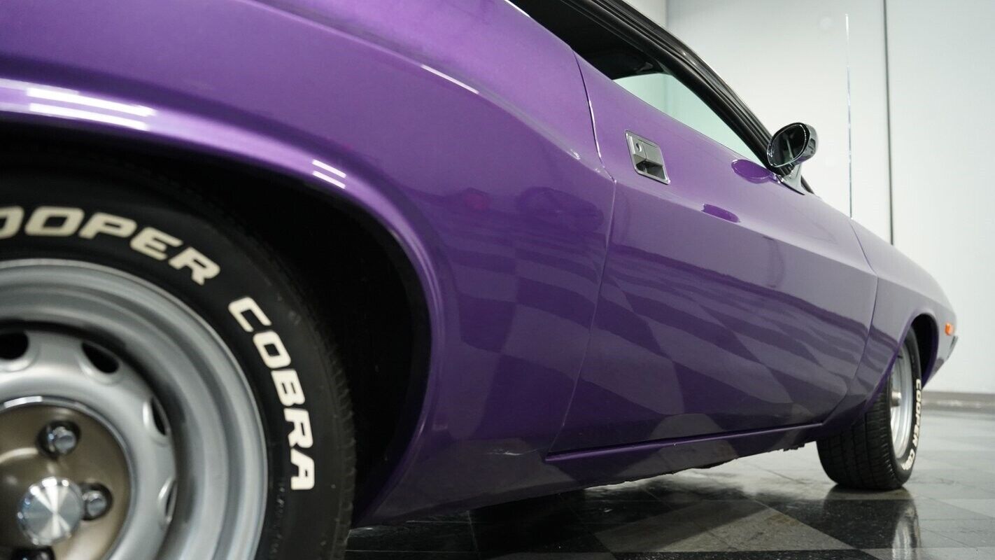 Dodge-Challenger-Coupe-1973-Purple-Black-62229-25