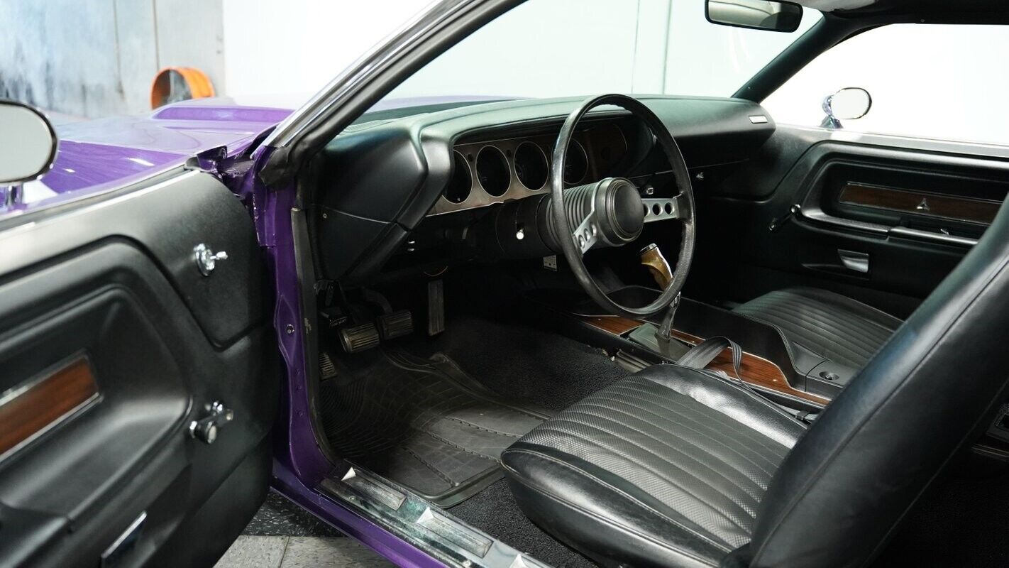 Dodge-Challenger-Coupe-1973-Purple-Black-62229-4