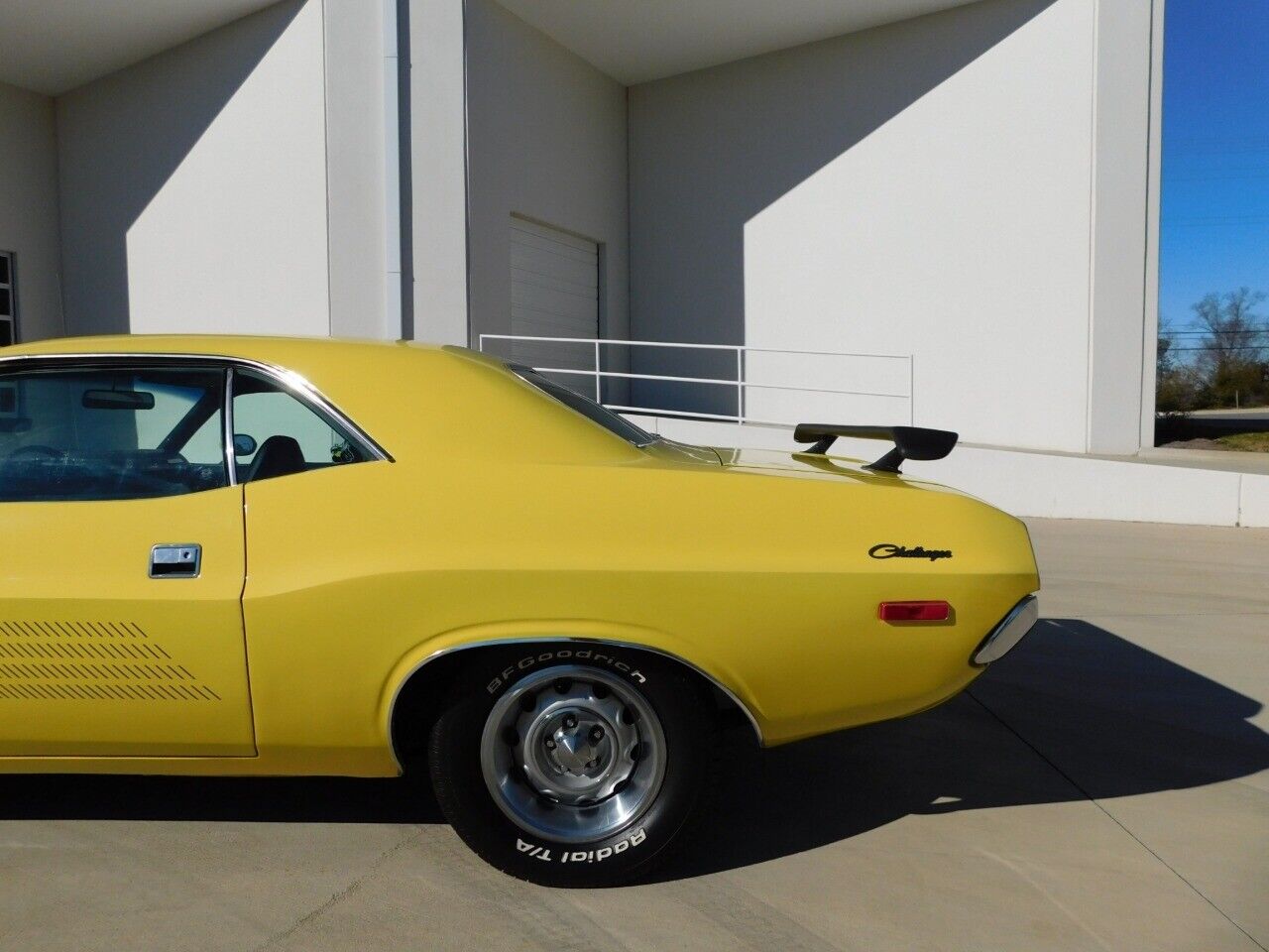 Dodge-Challenger-Coupe-1973-Yellow-Black-140081-7