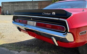 Dodge-Challenger-TA-1970-Red-Red-0-5