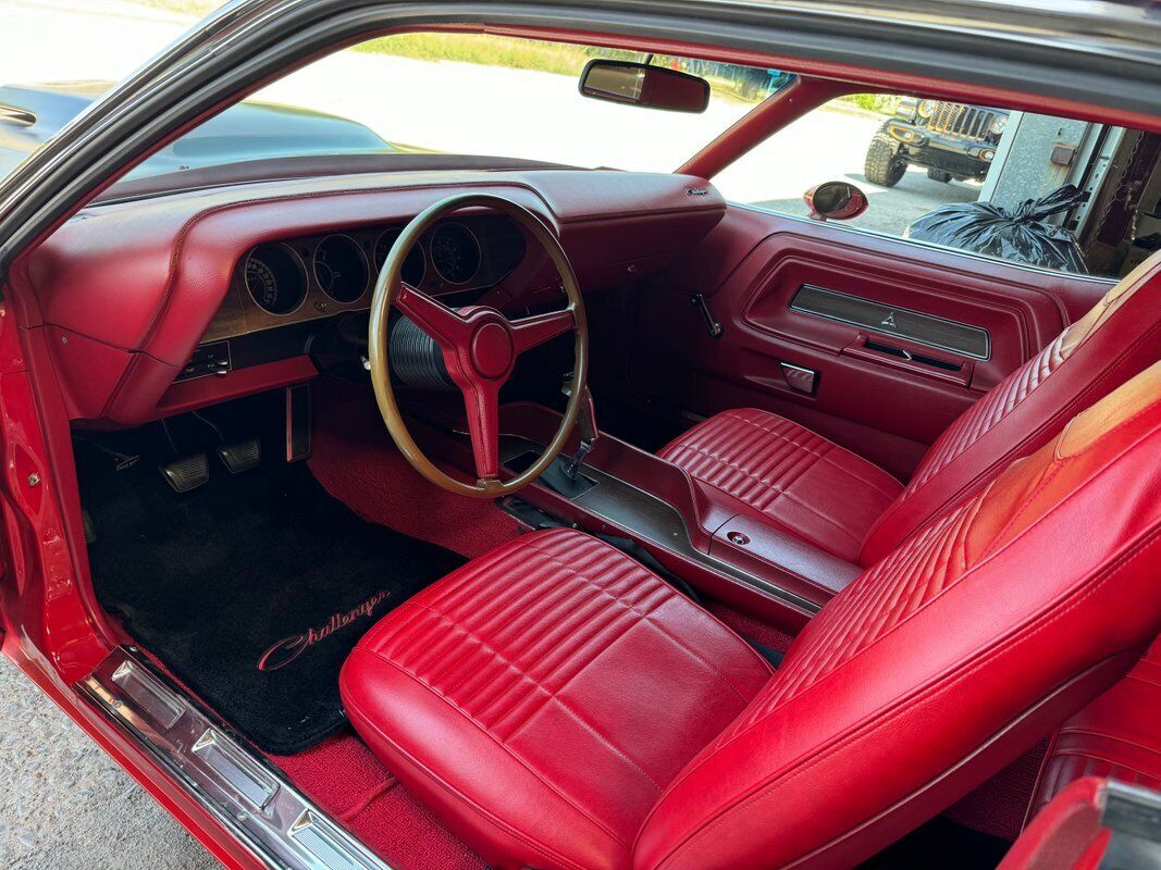 Dodge-Challenger-TA-1970-Red-Red-0-7