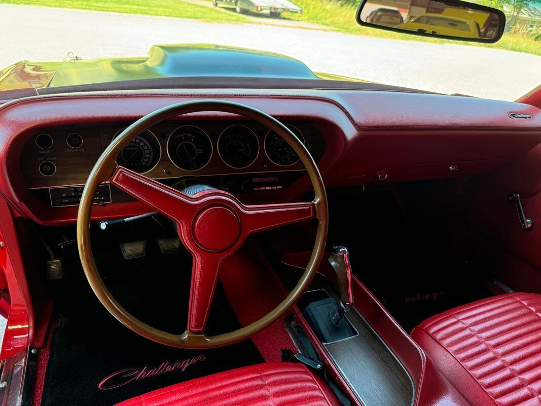 Dodge-Challenger-TA-1970-Red-Red-0-8