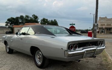 Dodge-Charger-1968-Silver-Black-0-22