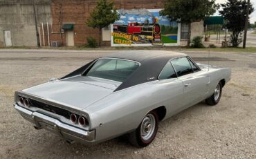 Dodge-Charger-1968-Silver-Black-0-30