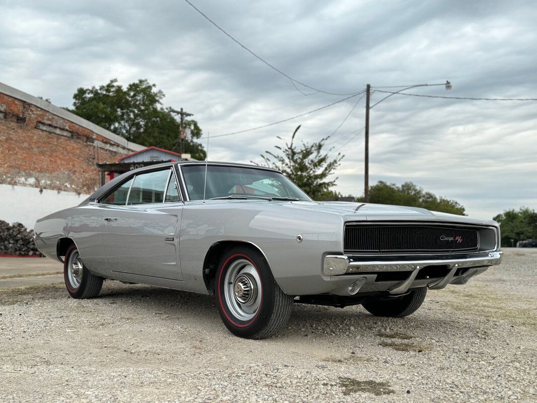 Dodge-Charger-1968-Silver-Black-0-36